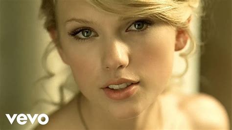  Love Story của Taylor Swift - Bản Ballad Pop Ngọt Ngào và Lãng Mạn